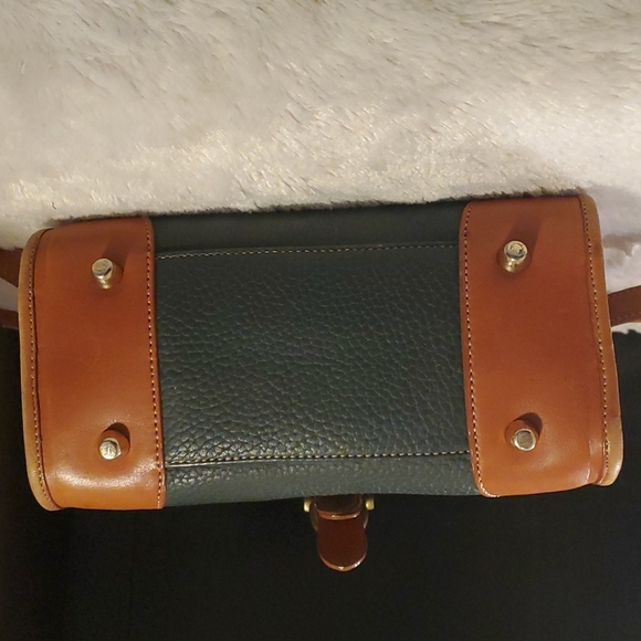 VINTAGE DOONEY AND BOURKE PURSE - Picture 2 of 6